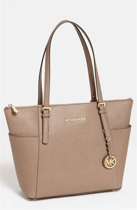 michael kors purse jet set.